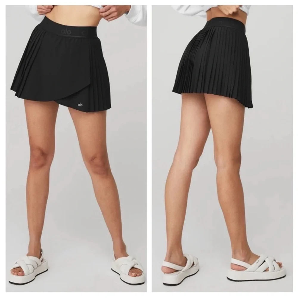 Alo Yoga Aces Tennis Pleated Skirt with inner Short in Black, Size XXS, NWT